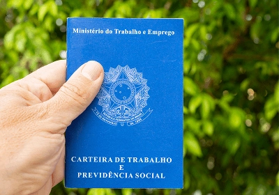 Imagem de uma carteira de trabalho